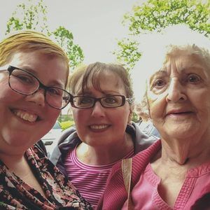 Meet your Posher, Hiliary